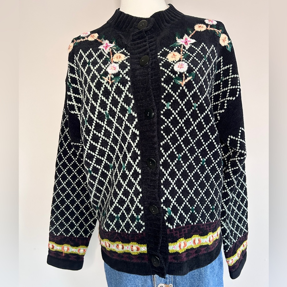 VINTAGE 90s Floral Embroidered Argyle Boxy Cardigan Feminine Whimsigoth | Size L - Picture 6 of 15